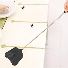 Load image into Gallery viewer, Foxany Telescopic Fly Swatters, Durable Plastic Fly Swatter Heavy Duty Set, Flyswatter with Stainless Steel Handle for Indoor/Outdoor/Classroom (2 Pack)